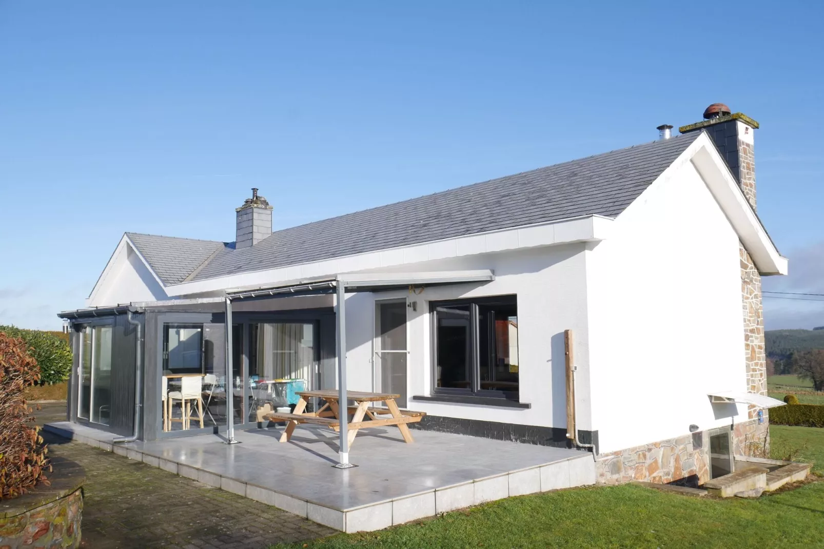 Très belle habitation à Lierneux pour 8 adultes-Extérieur été