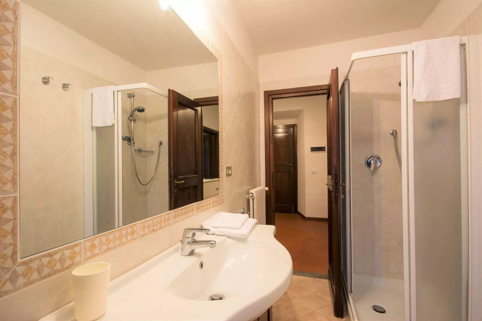 Cipressi-Bathroom