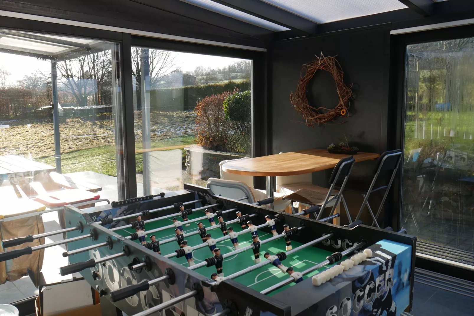Très belle habitation à Lierneux pour 8 adultes-Salle de loisirs