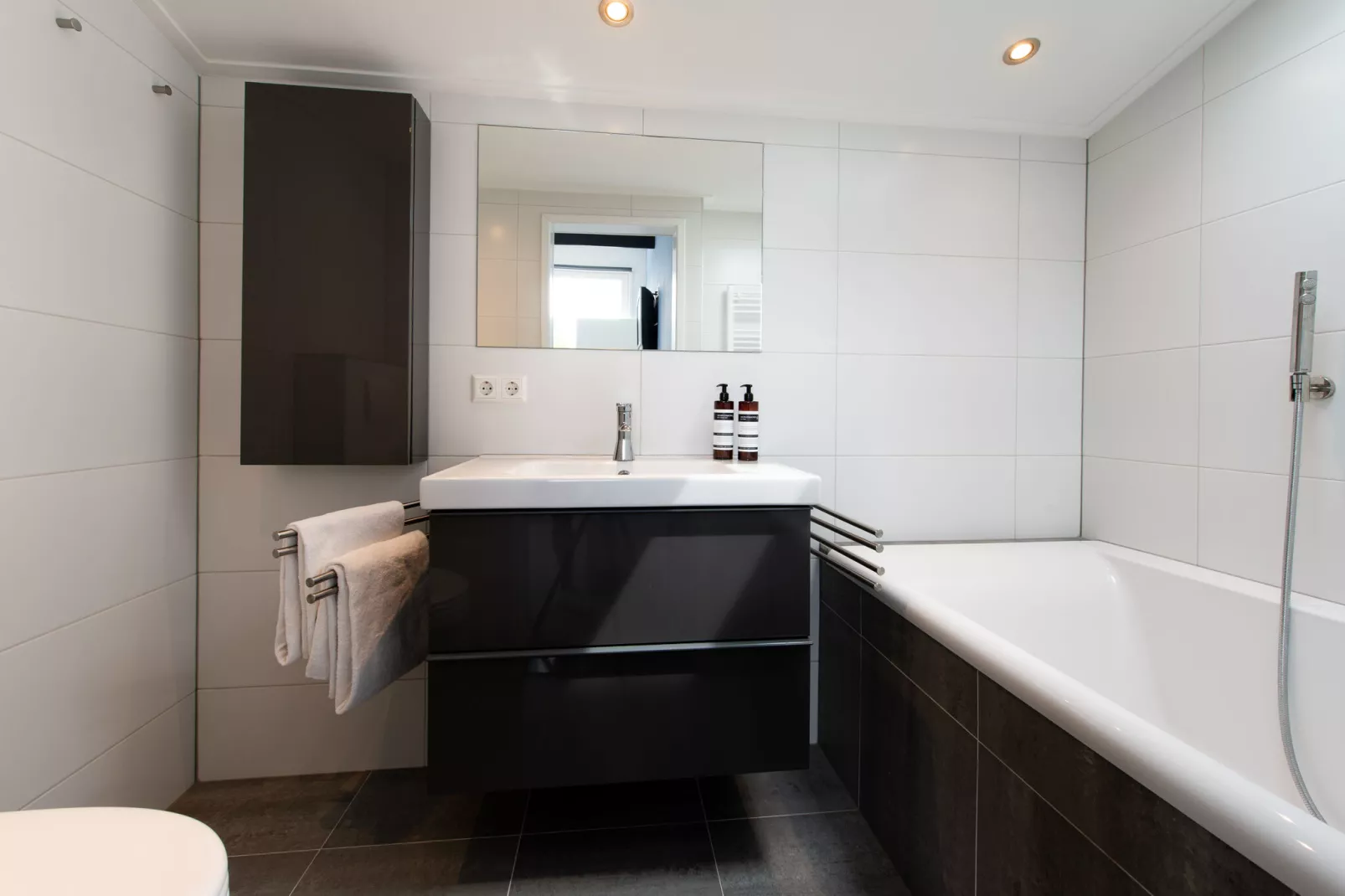 Dennenlaan 17-Bathroom