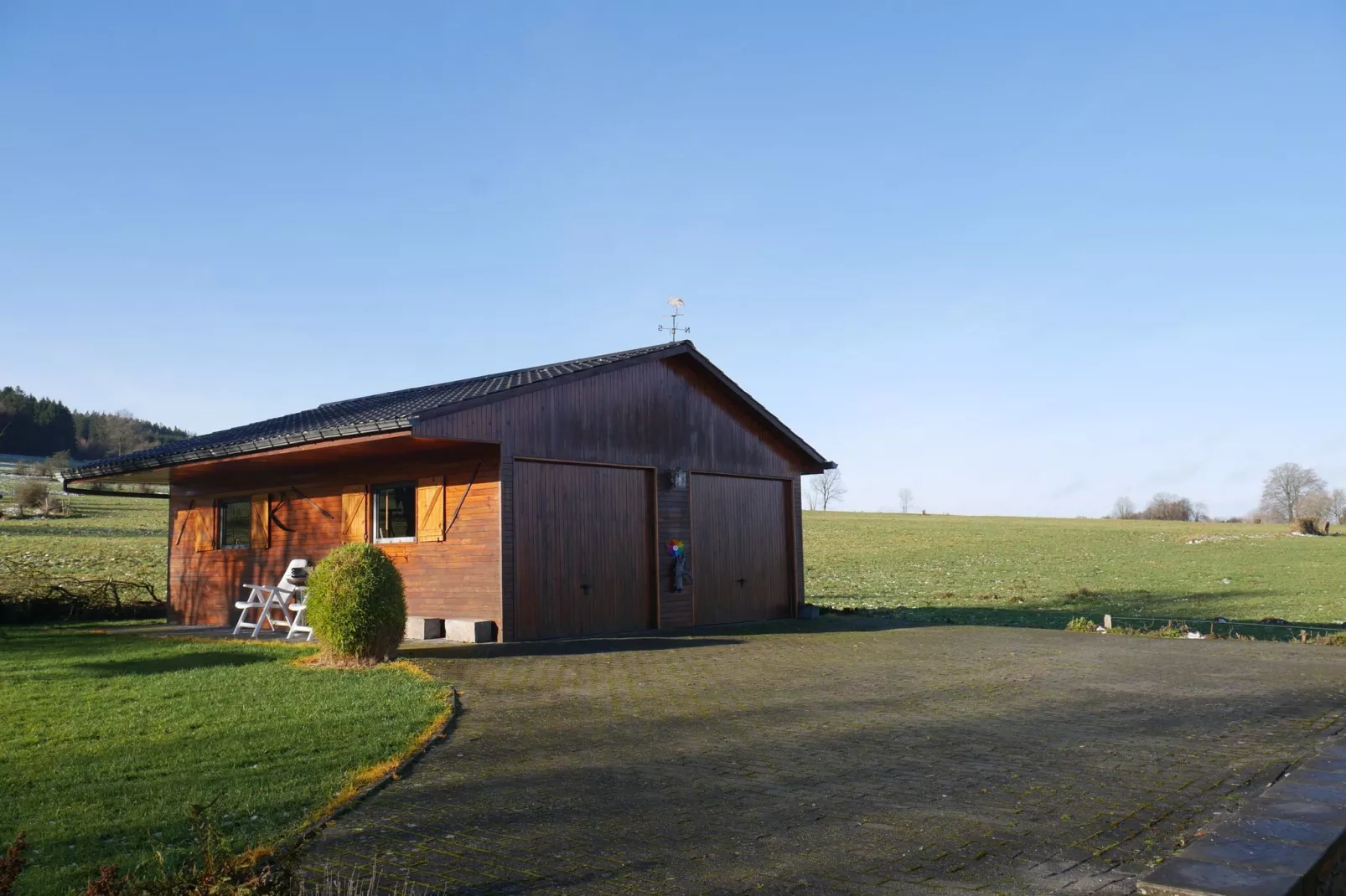 Très belle habitation à Lierneux pour 8 adultes-Extérieur été