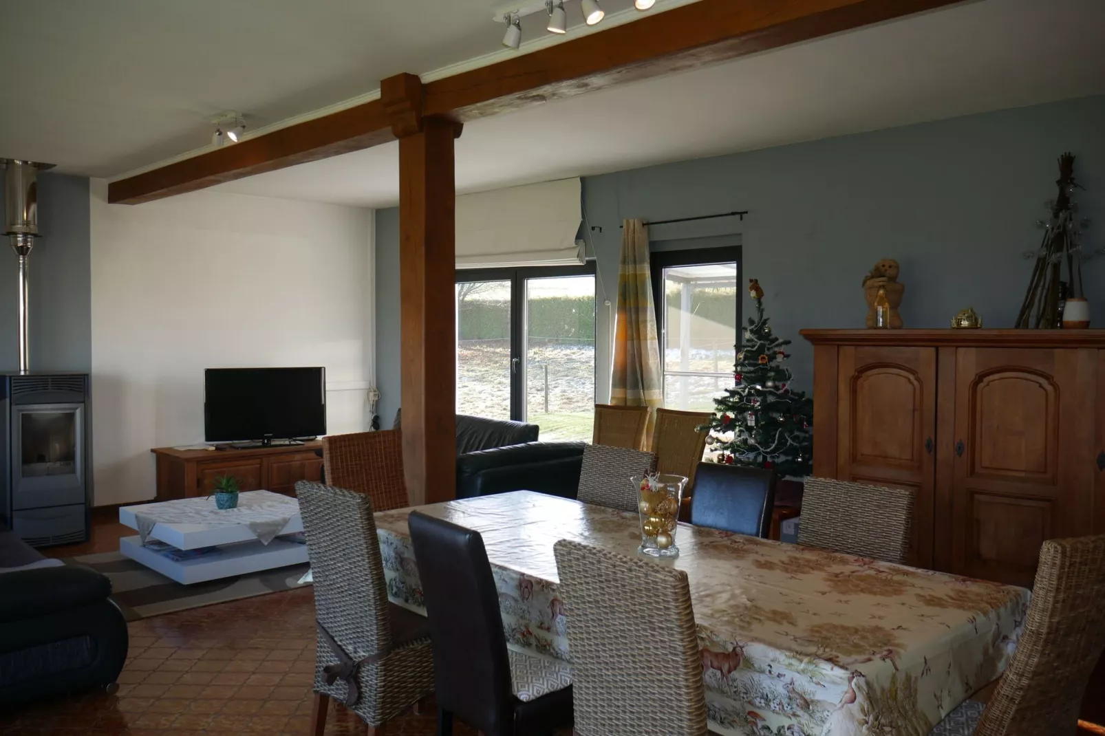 Très belle habitation à Lierneux pour 8 adultes-Salon