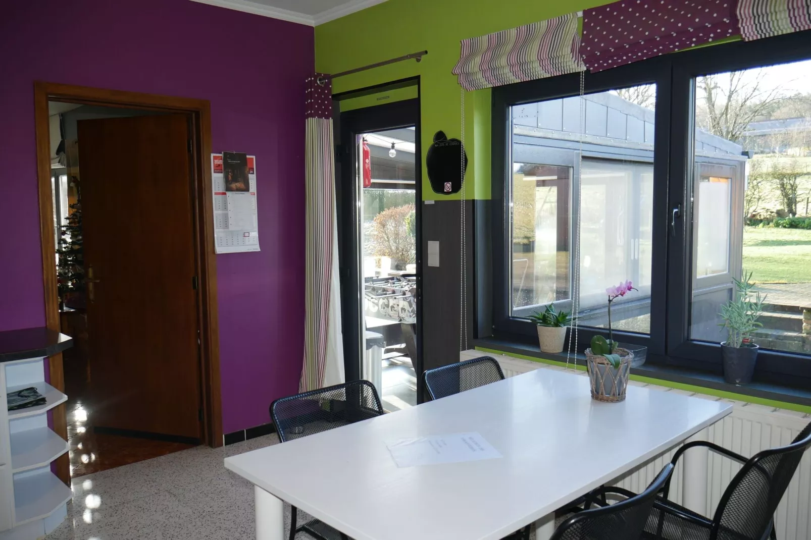 Très belle habitation à Lierneux pour 8 adultes-Salle à manger