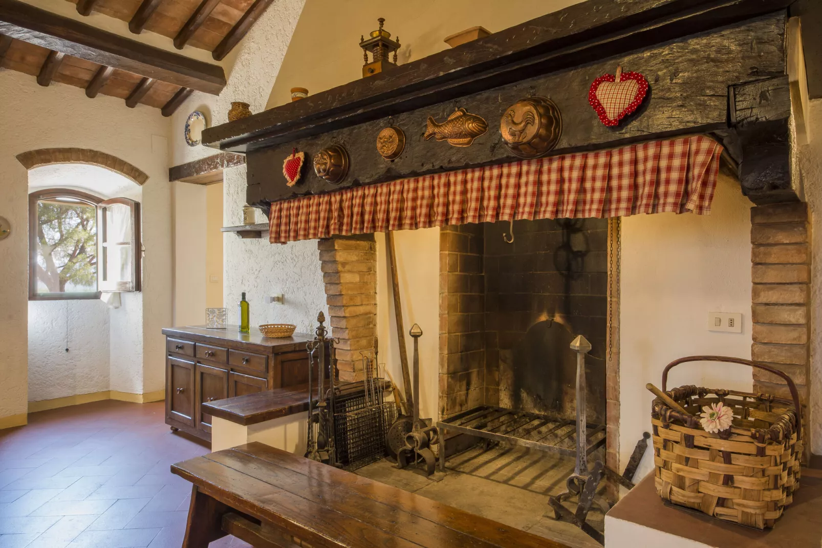 Focolare-Dining room