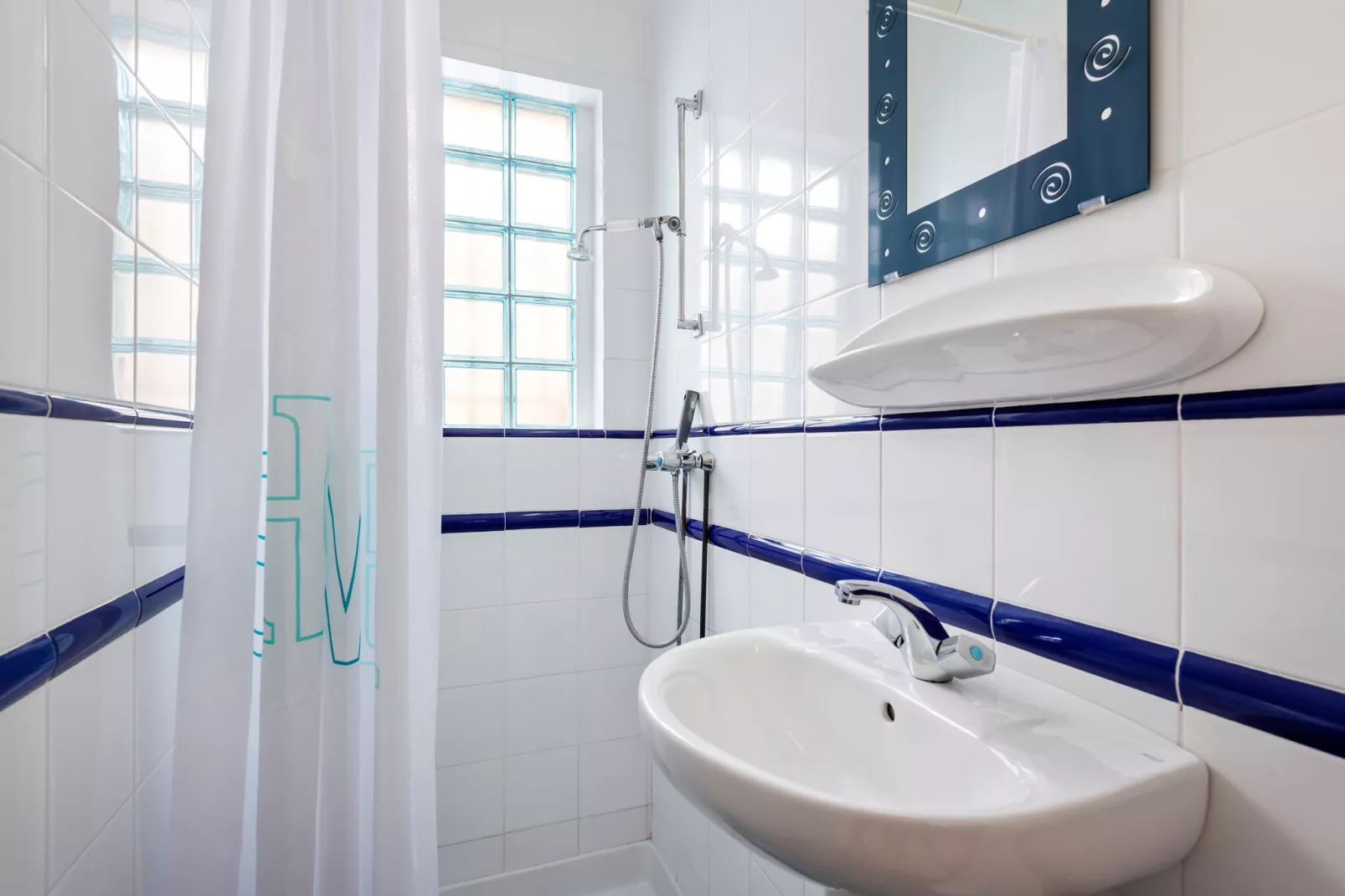 Cupedo-Bathroom