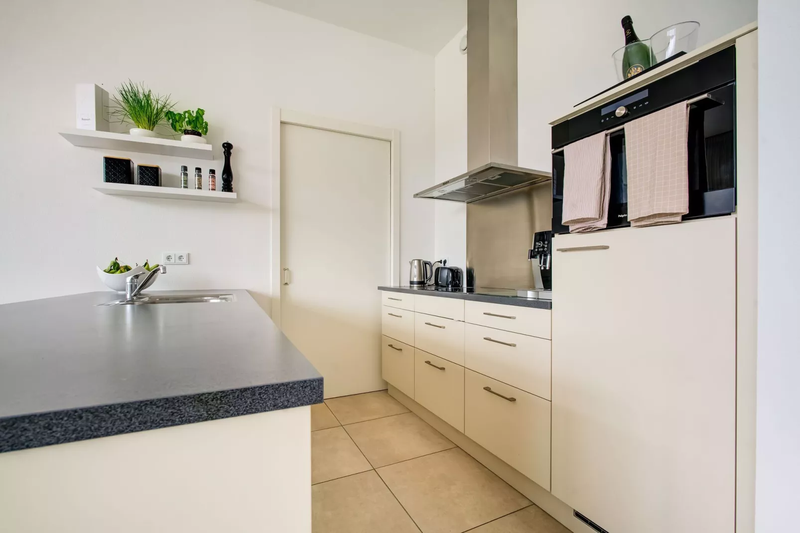 Vakantie in Harderwijk 315-Kitchen