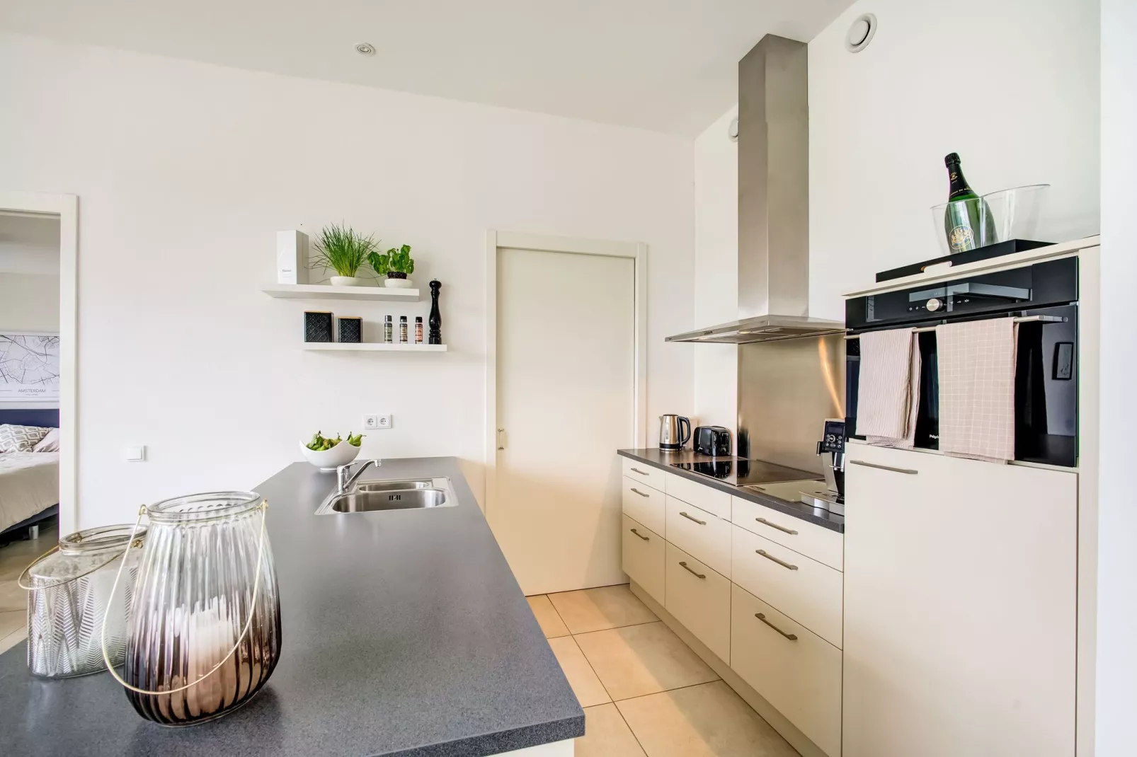 Vakantie in Harderwijk 315-Kitchen