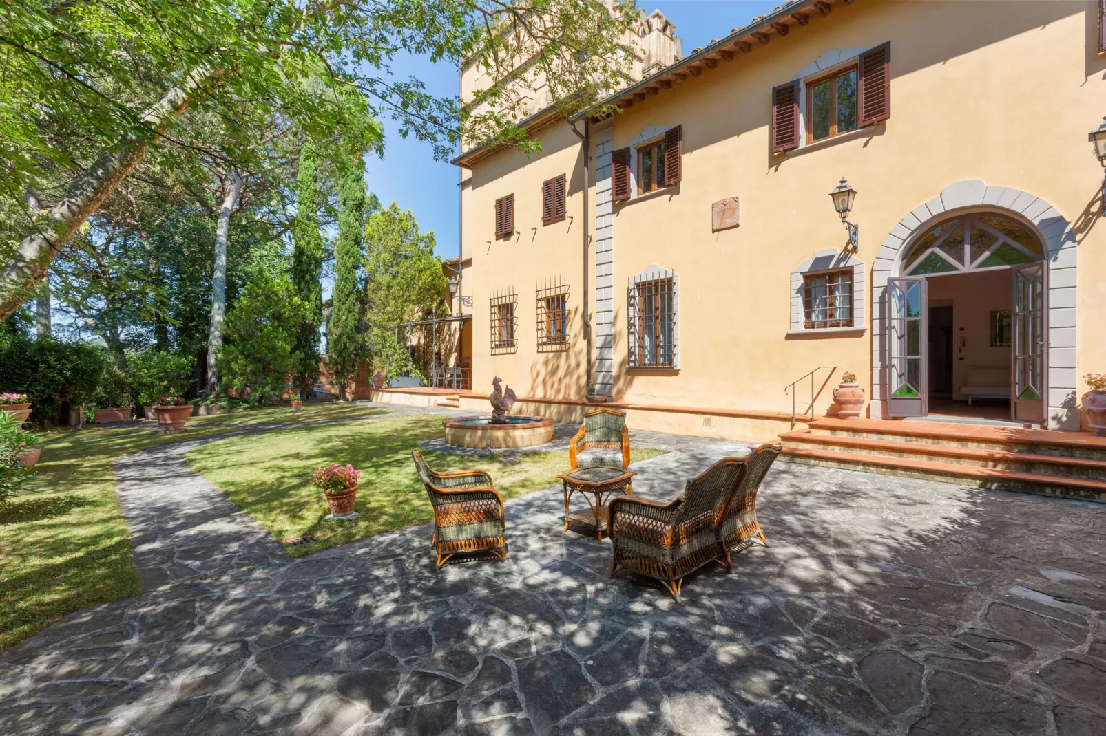 Villa Empoli-Außenbereich Sommer
