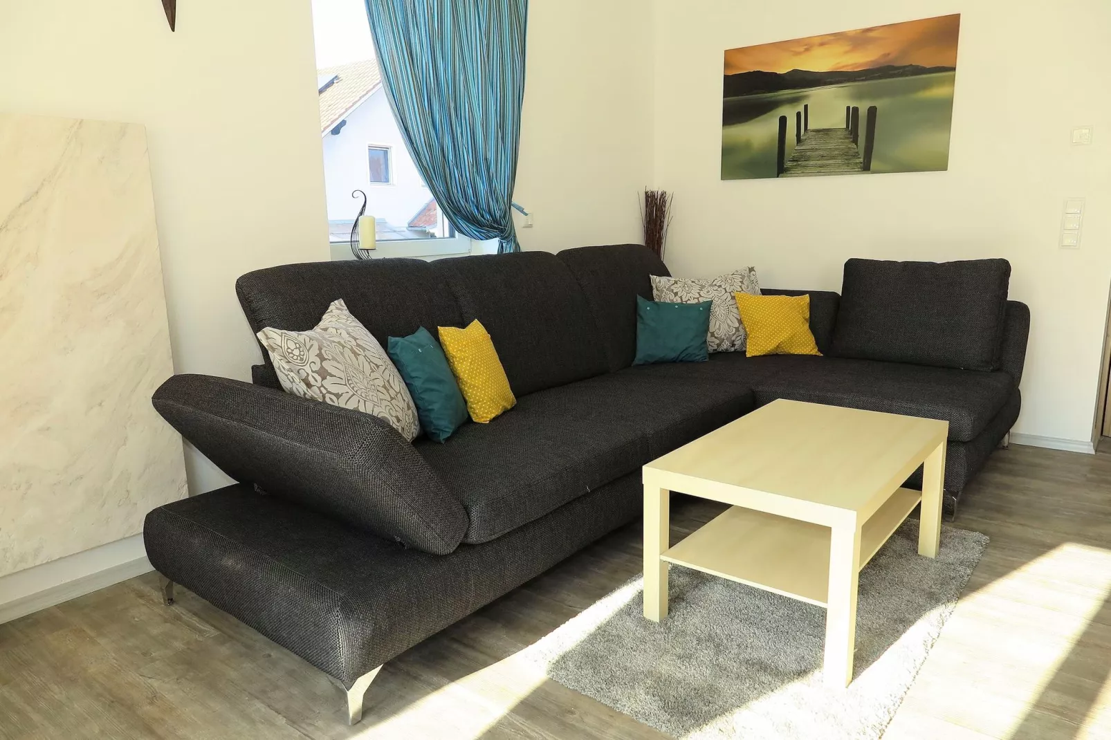 Has'n Res-Living room