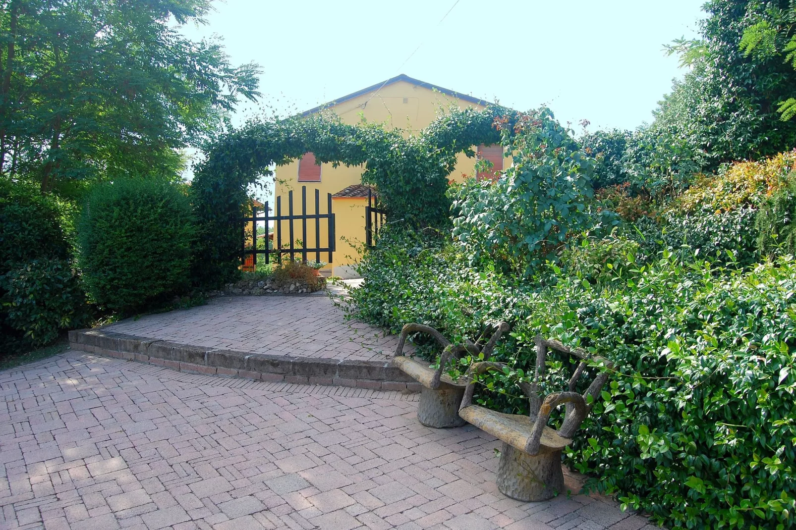 Massarella Due-Exterior summer