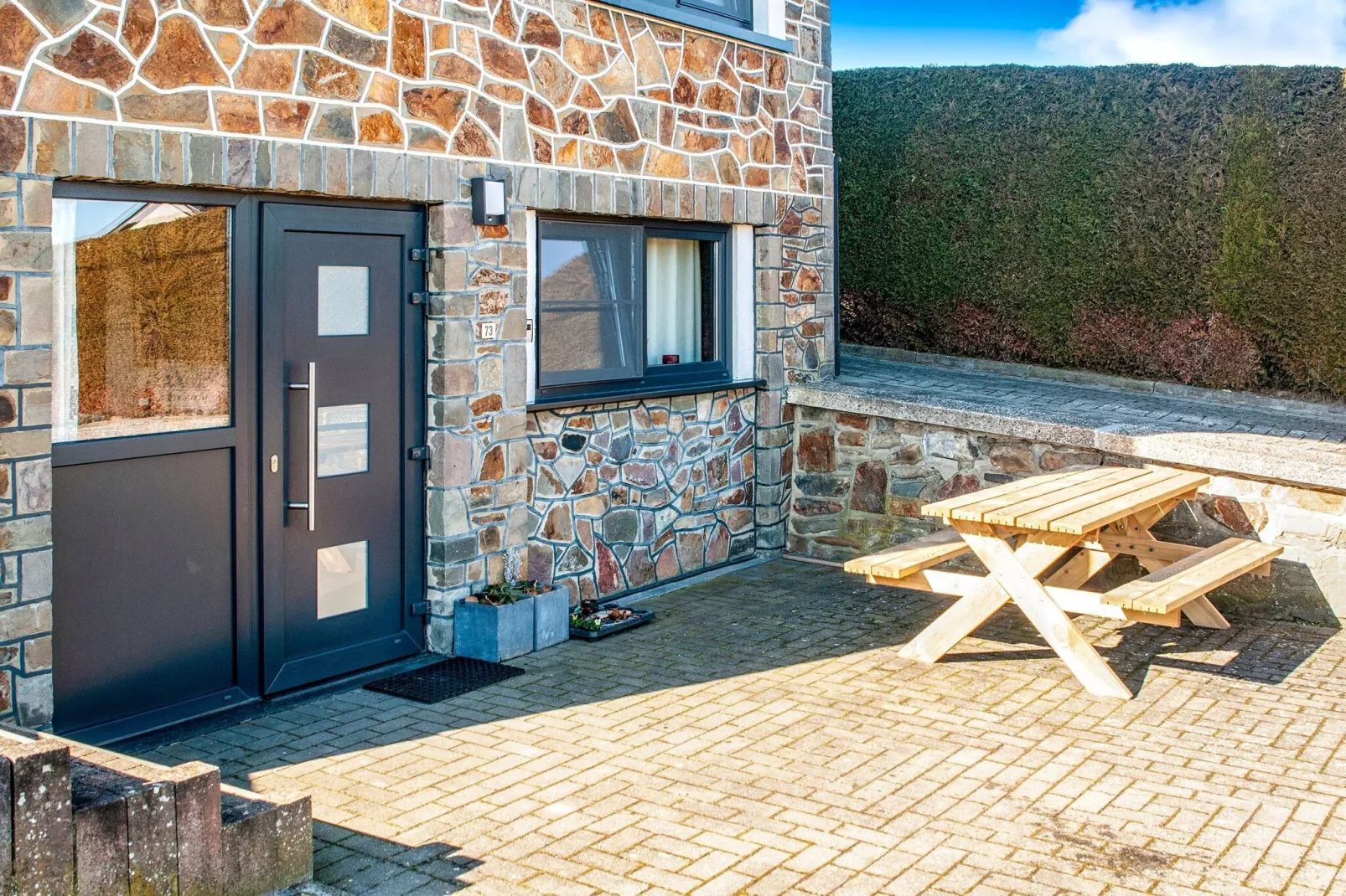 Très belle habitation à Lierneux pour 5 adultes-Balcon-terrasse