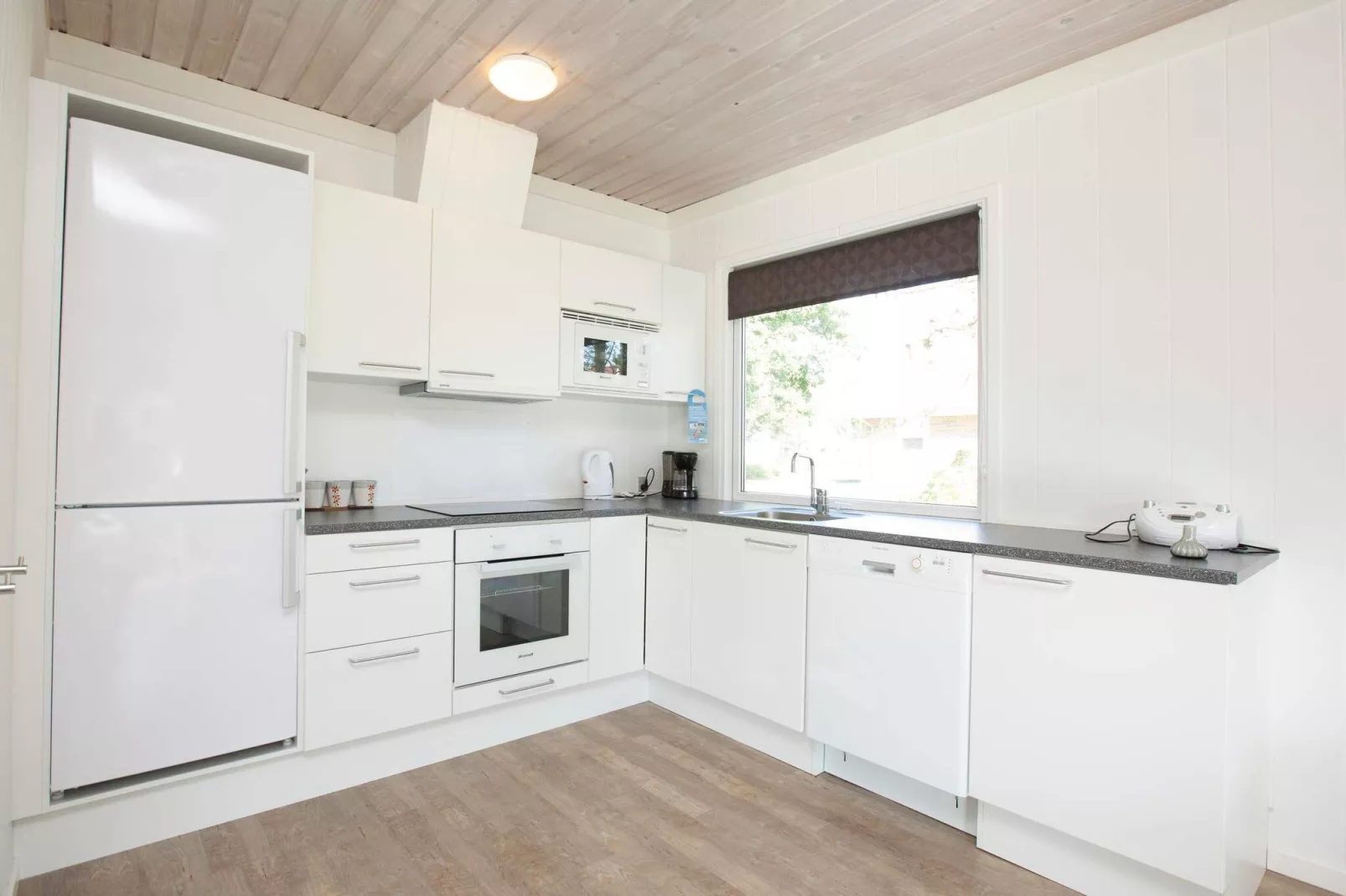 4 room,-Indoor
