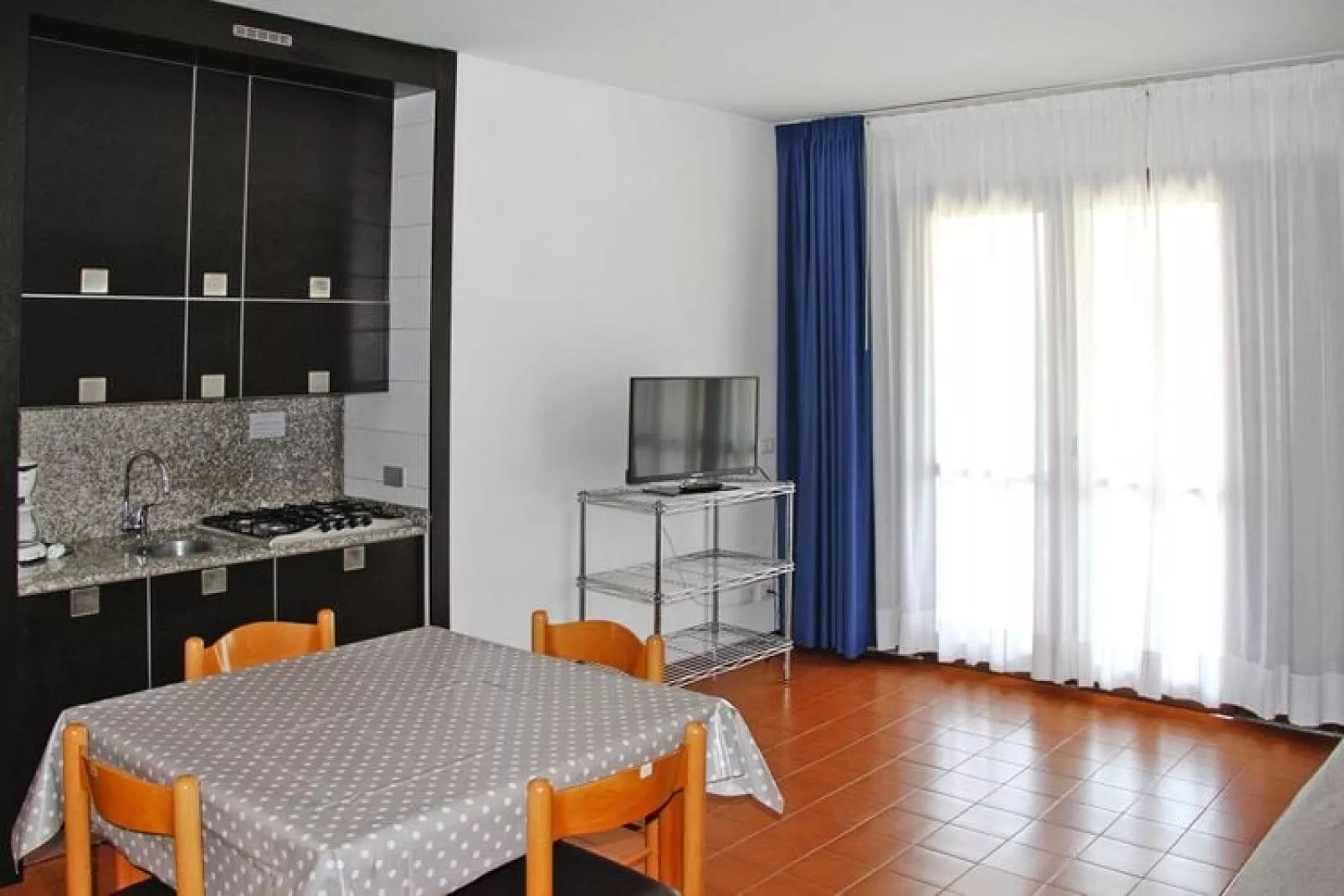 Residence Barbara, Moniga del Garda-2-Raum-App., 1. Etage B2G, ca. 44 qm-Wohnzimmer