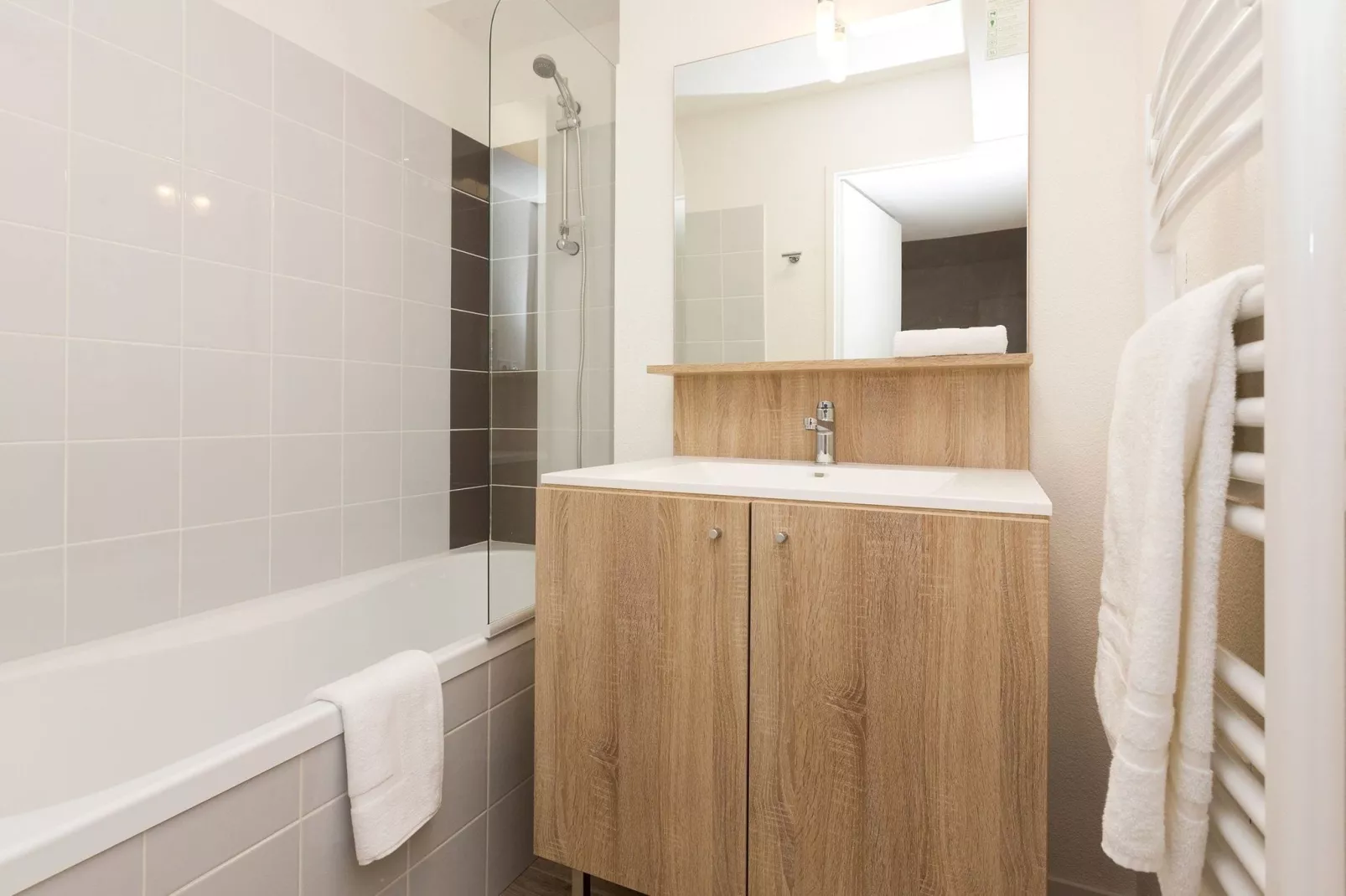 Résidence Prestige le Domaine des Pins 2-Bathroom