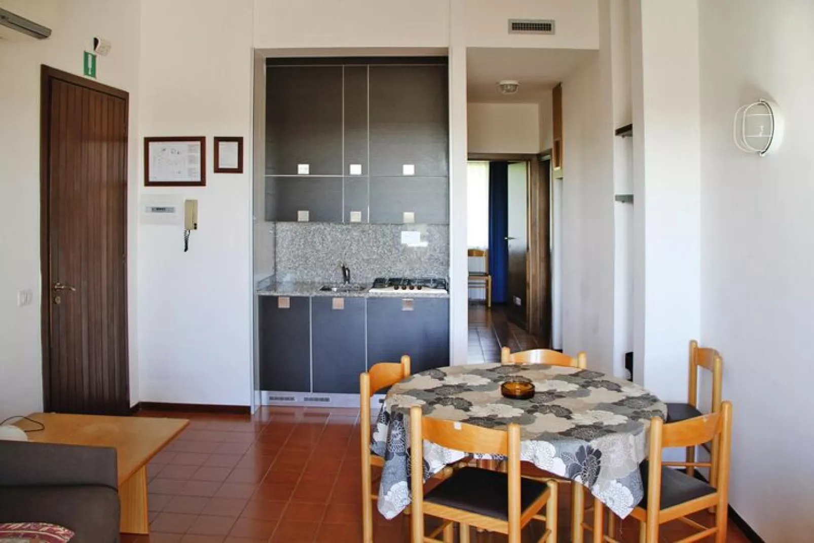 Residence Barbara, Moniga del Garda-2-Raum-App., 1. Etage B2G, ca. 44 qm-Küche