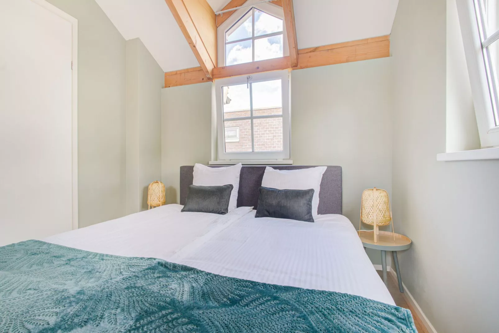 Luxe vakantievilla Harderwijk 221 met bubbelbad en eigen aanlegsteiger-Bedroom