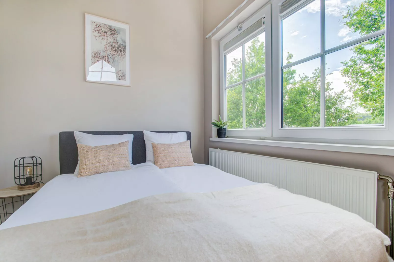 Luxe vakantievilla Harderwijk 221 met bubbelbad en eigen aanlegsteiger-Bedroom