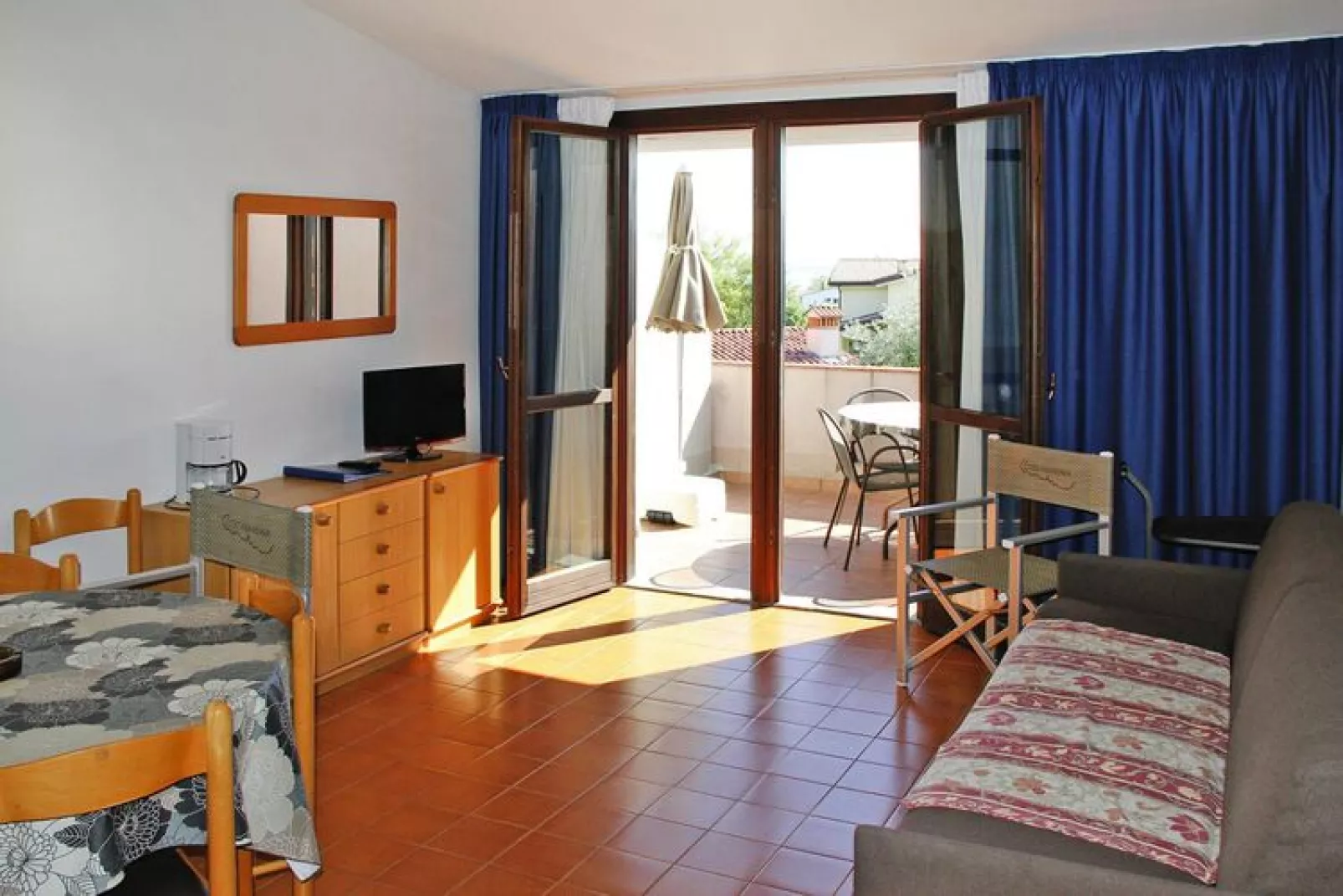 Residence Barbara, Moniga del Garda-2-Raum-App., 1. Etage B2G, ca. 44 qm-Wohnzimmer