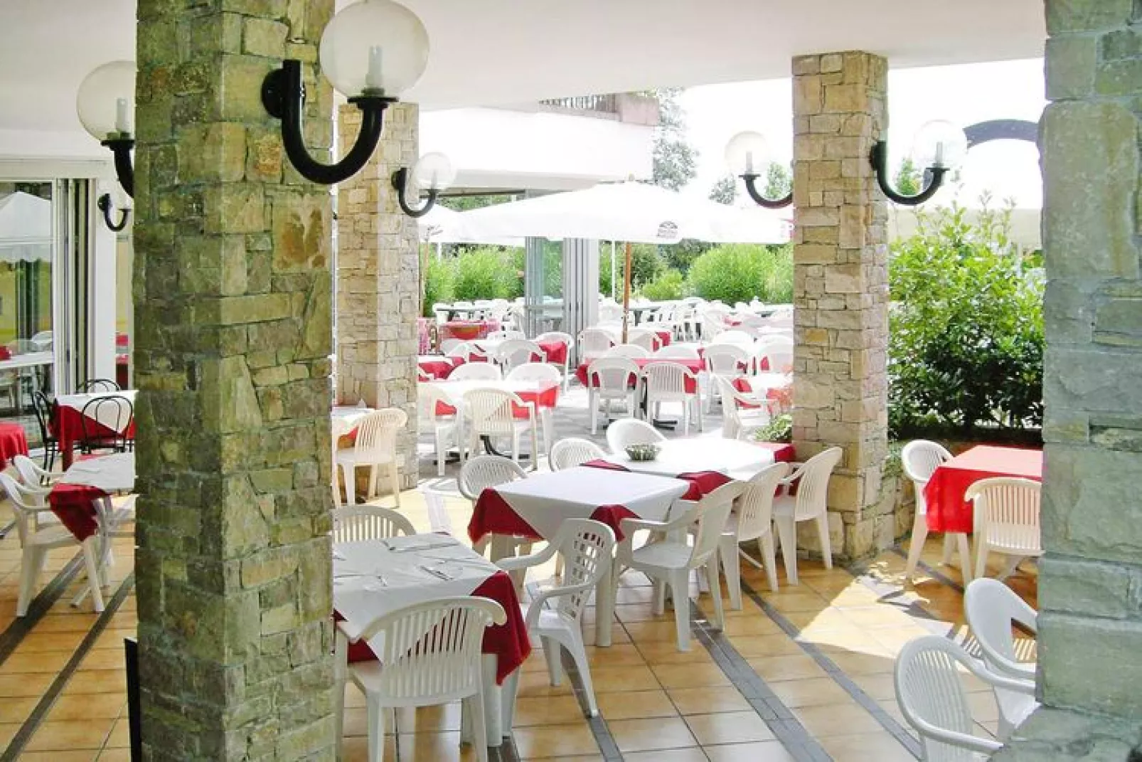 Residence Barbara, Moniga del Garda-2-Raum-App., 1. Etage B2G, ca. 44 qm-Terrasse