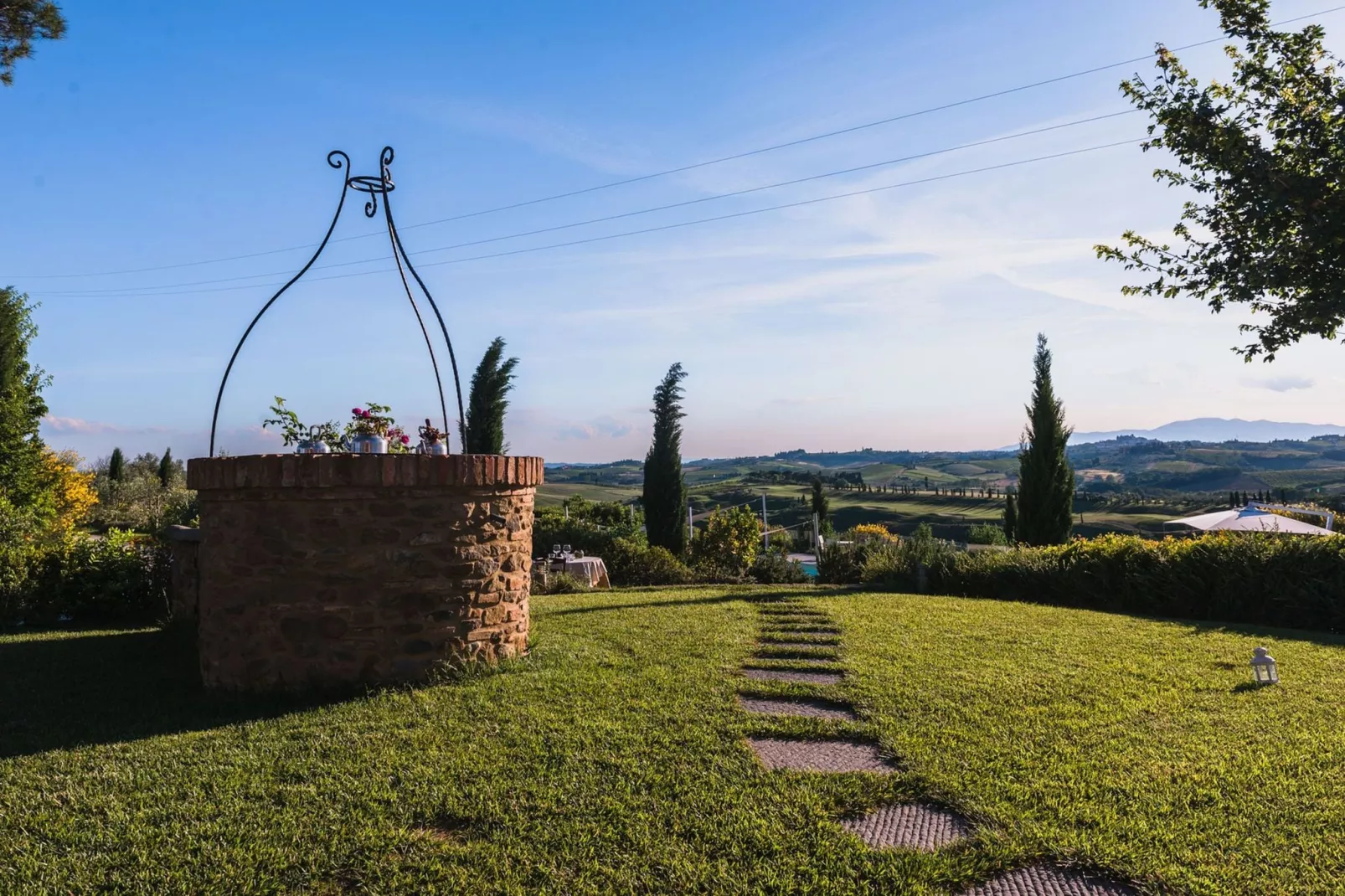 Pergola-Gardens summer