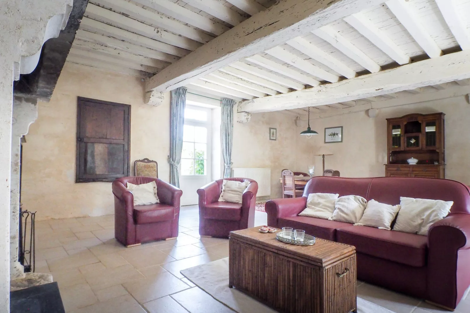 La Tour-Living room