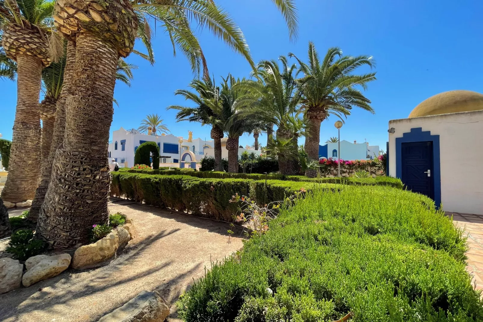 Minarete 7B-Gardens summer