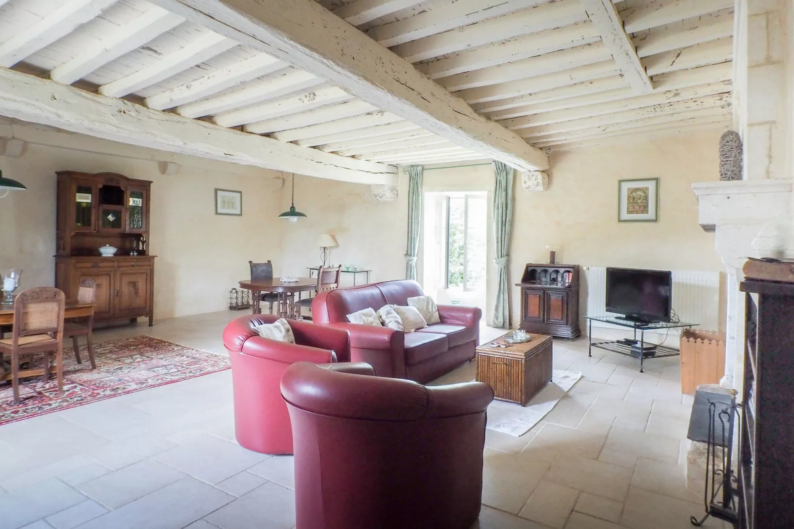 La Tour-Living room