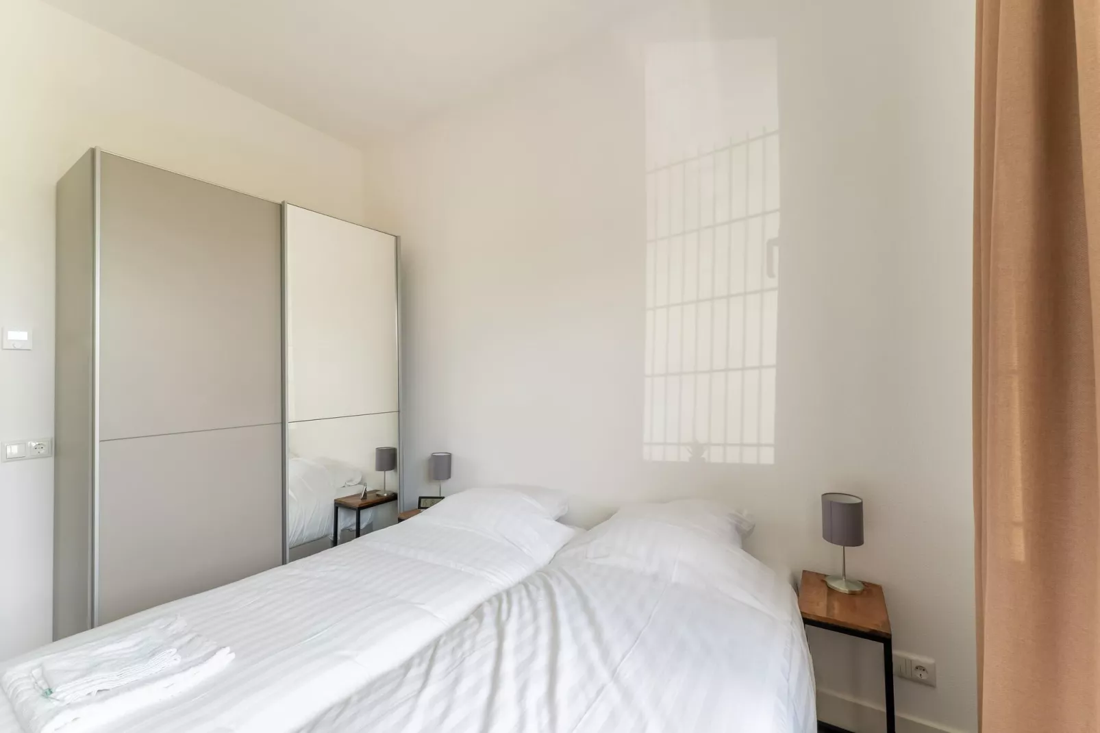 Aurora 584-Bedroom