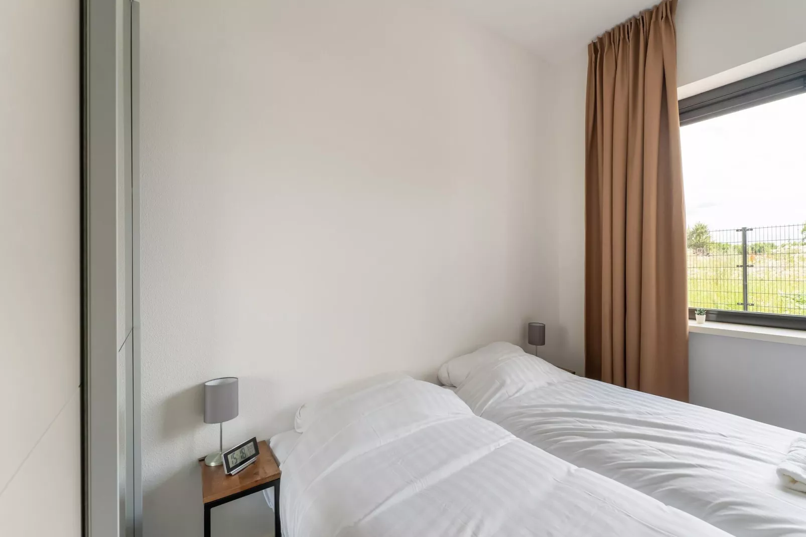 Aurora 584-Bedroom