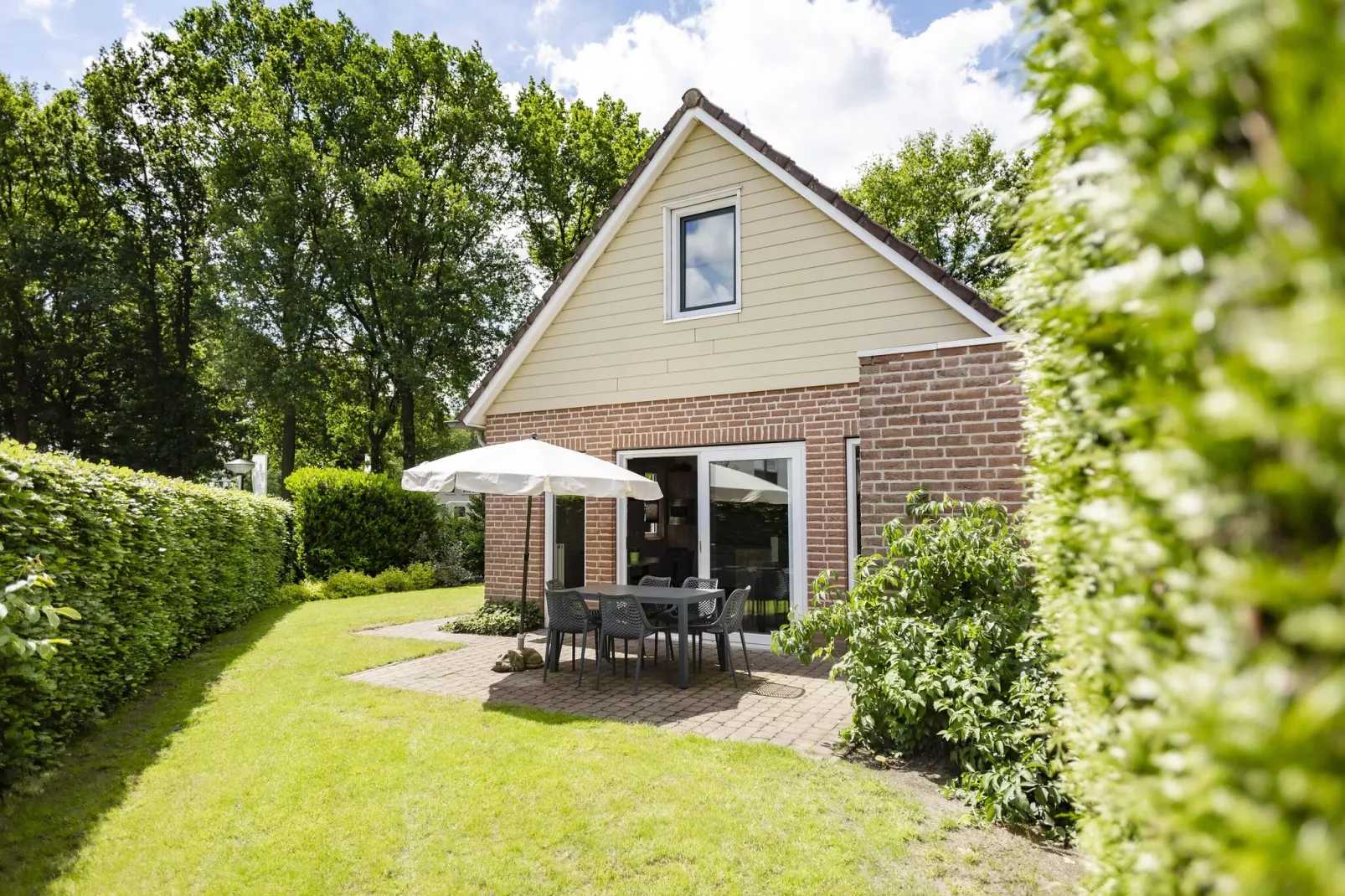 De Riethorst 2-Gardens summer