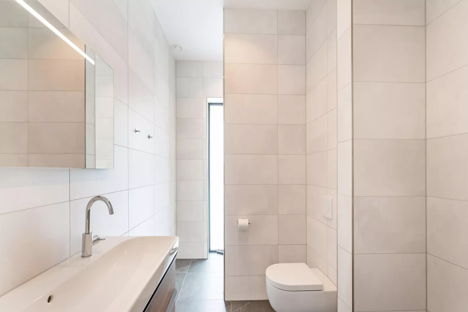 Aurora 584-Bathroom