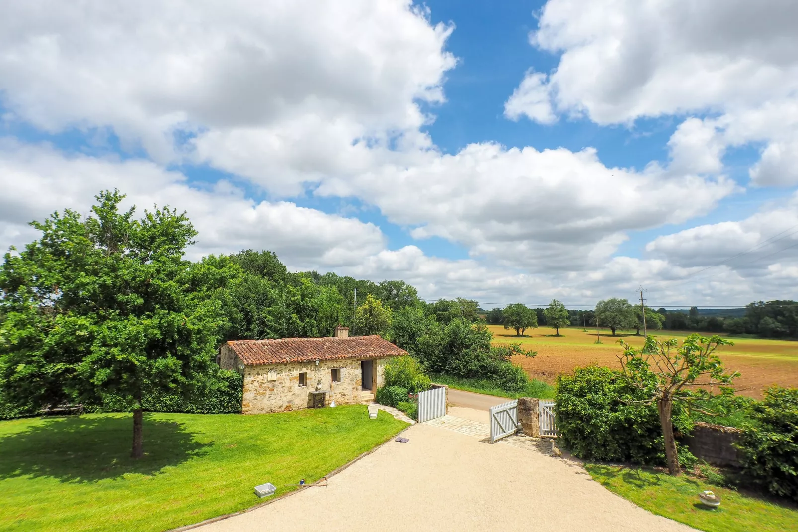 La Tour-Areas summer 1km