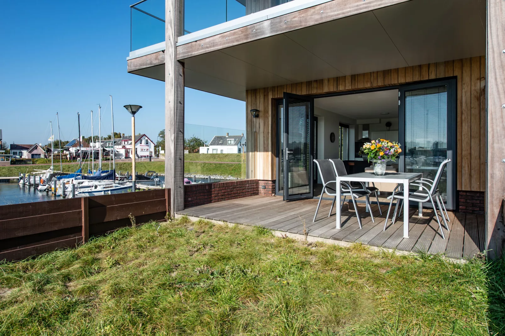 Uithaven 10-Terrace balcony