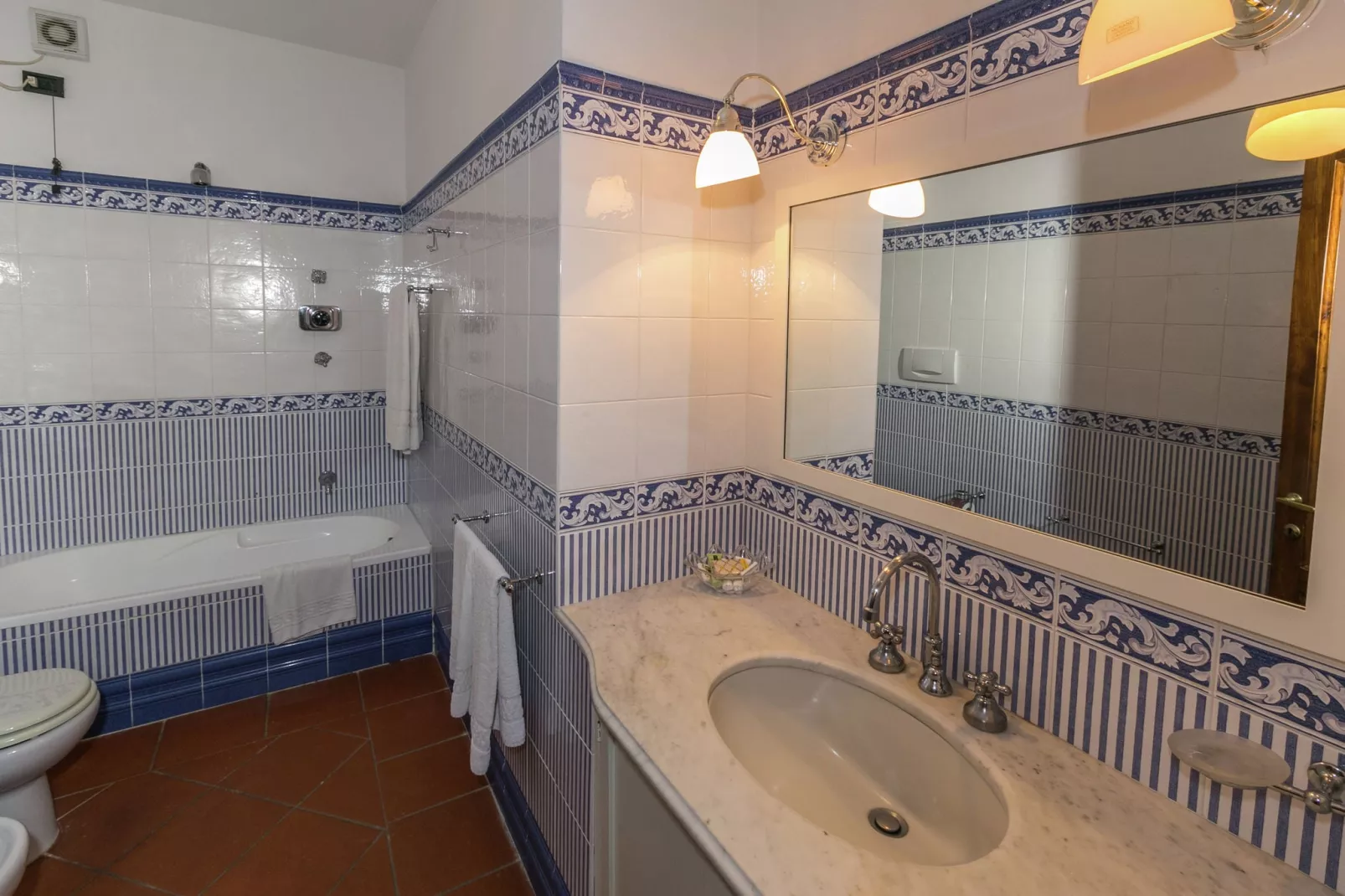 Frantoio-Bathroom