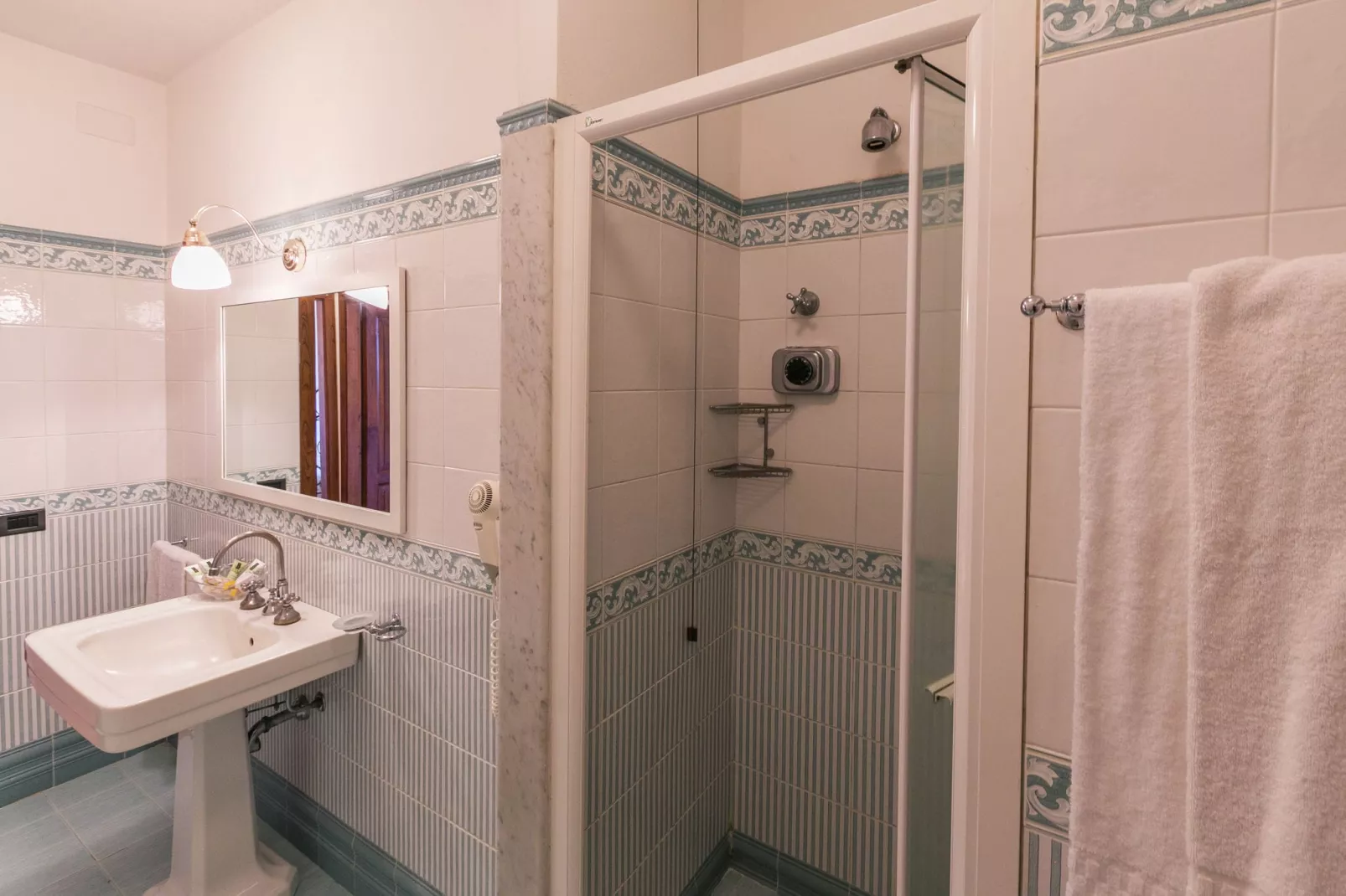 Frantoio-Bathroom