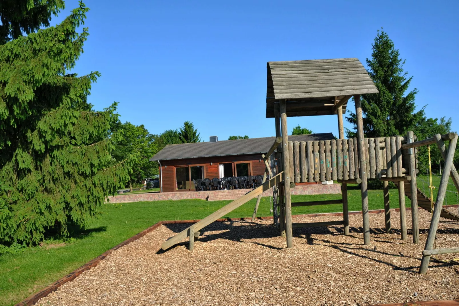 REFUGE DU TRAPPEUR-Gardens summer