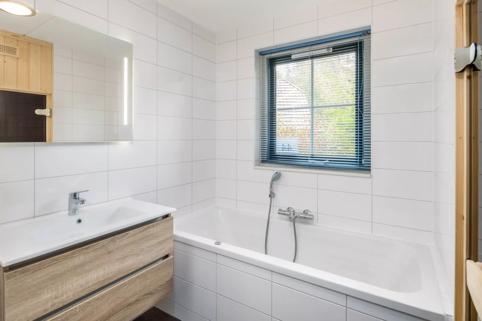 Landgoed Het Grote Zand 13-Bathroom