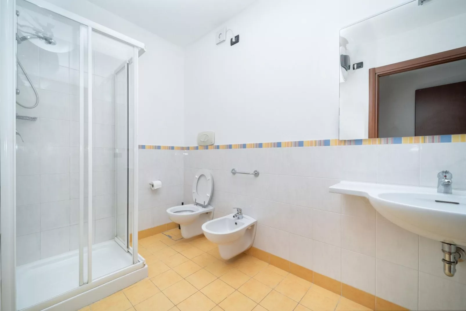 Residence Primera Moniga del Garda 2-Raum/D2 Halbsouterrain-2-Raum/D2 Halbsouterrain-Bathroom