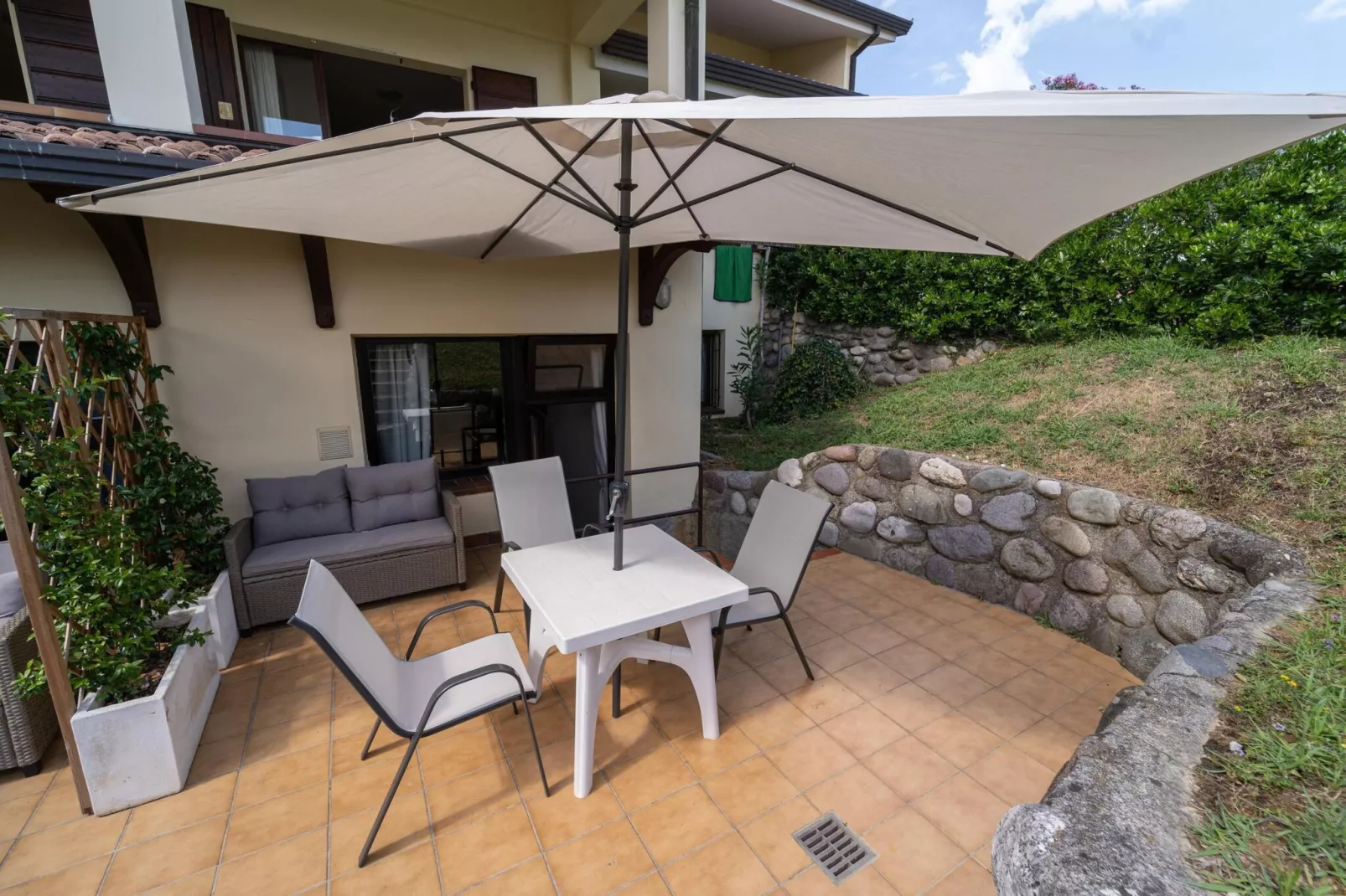 Residence Primera Moniga del Garda 2-Raum/D2 Halbsouterrain-2-Raum/D2 Halbsouterrain-Gardens summer