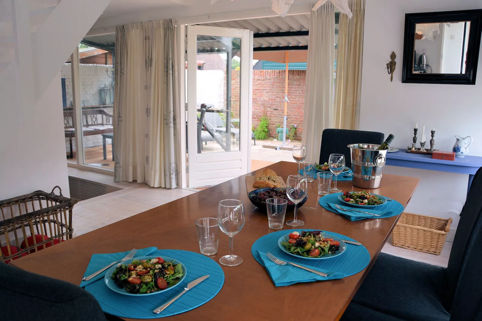 Marie aan Zee-Dining room