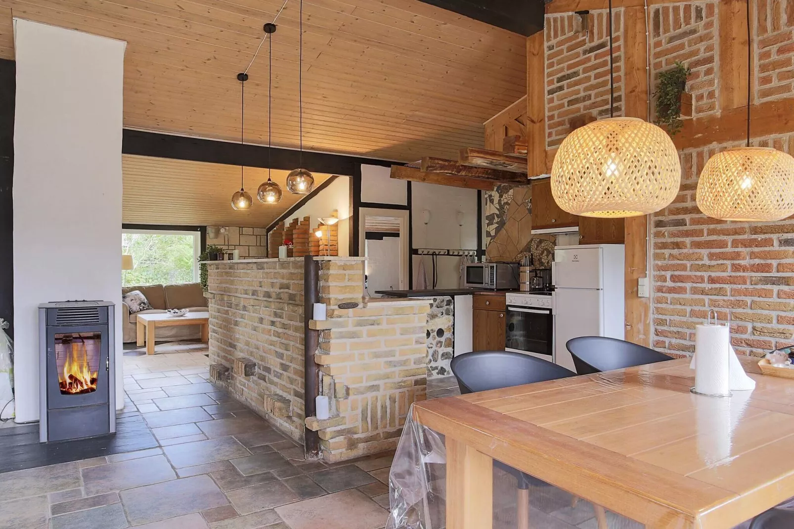 Charming Harbor Cottage-By Traum-Indoor