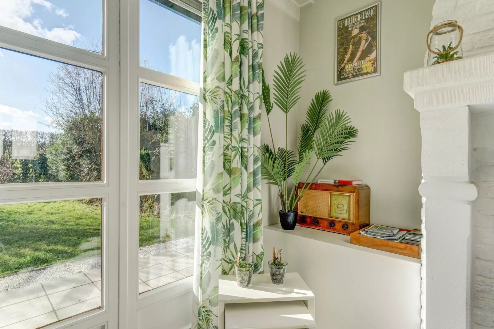 The Little White House-Living room