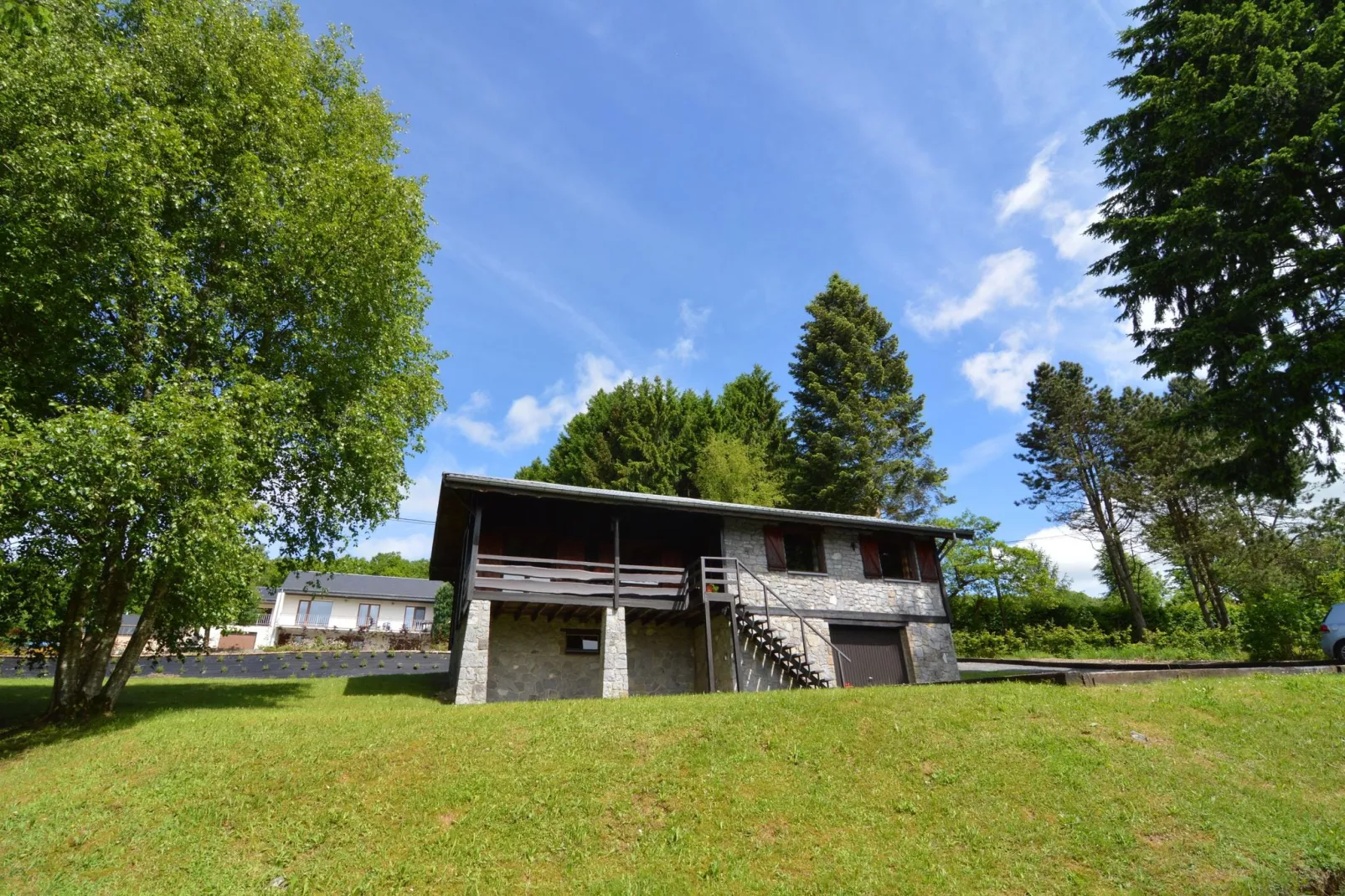 Chantemerle-Exterior summer