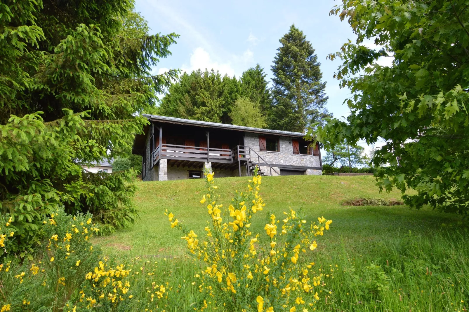 Chantemerle-Exterior summer