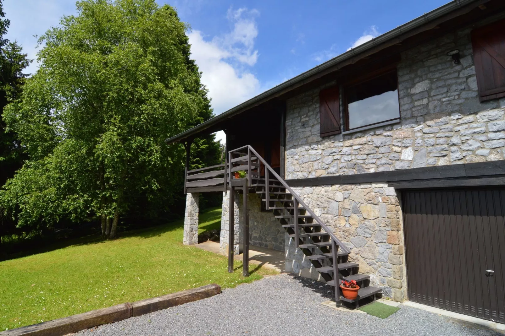 Chantemerle-Exterior summer