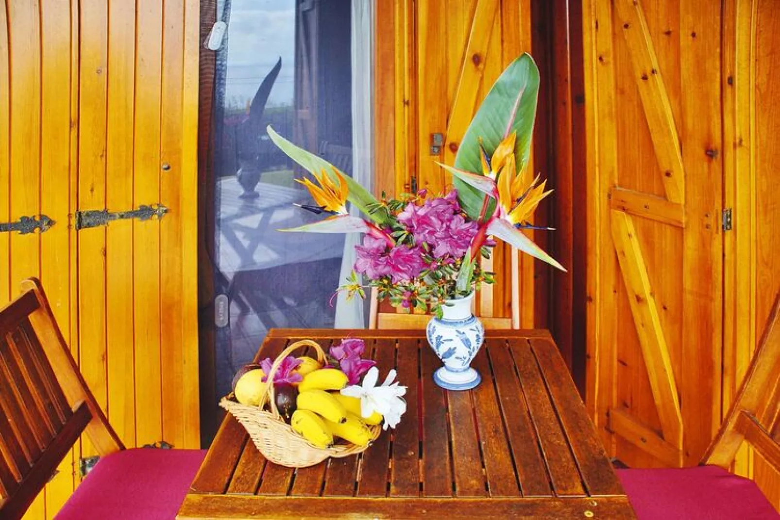 Holiday homes Quinta dos Curubás Vila Franca do Campo // Bungalow T1-Dining room