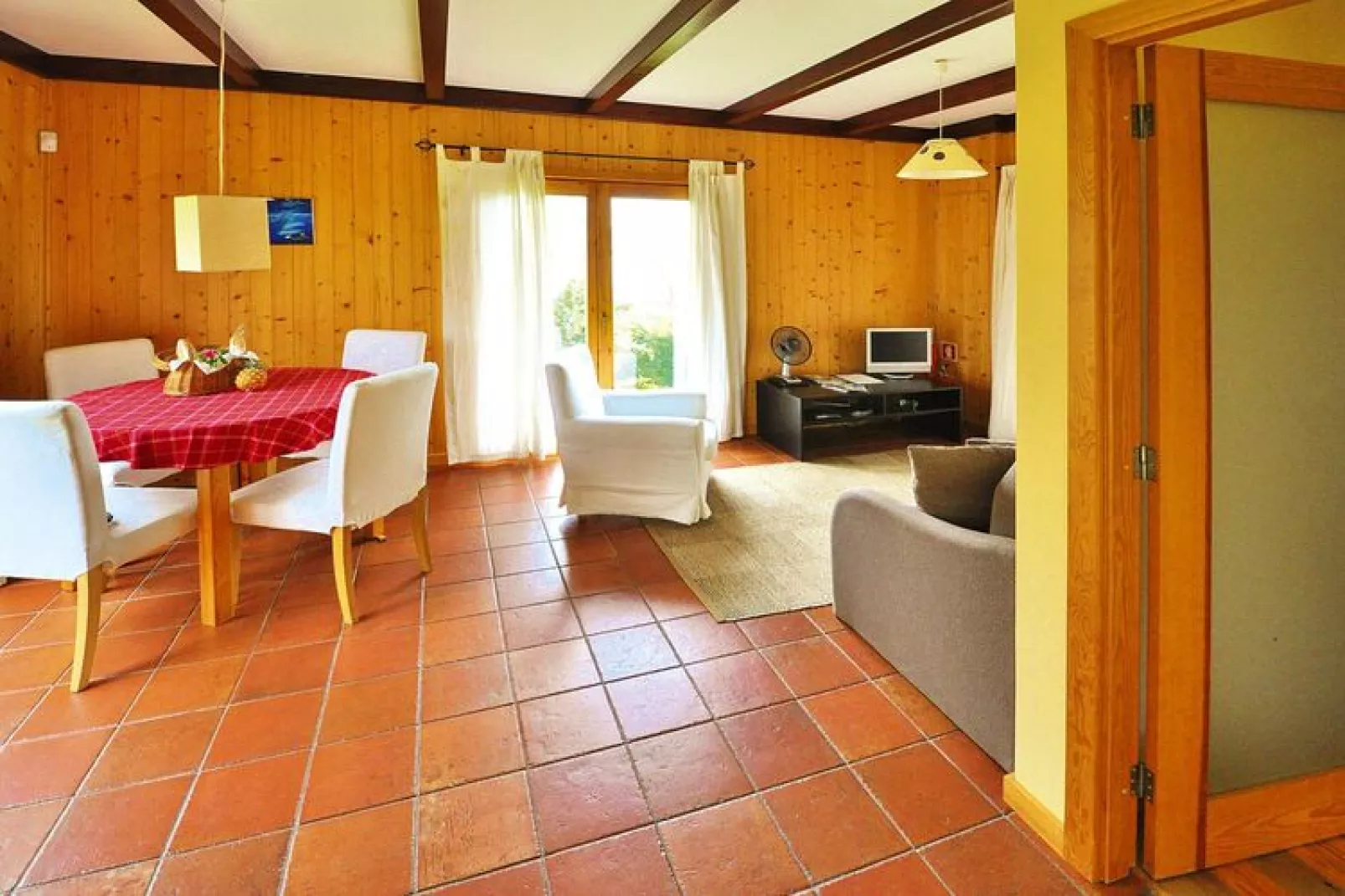Holiday homes Quinta dos Curubás Vila Franca do Campo // Bungalow T1-Dining room