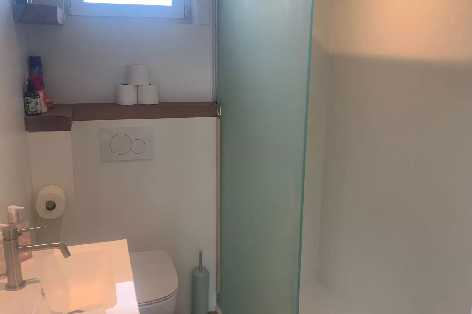 The Little White House-Bathroom