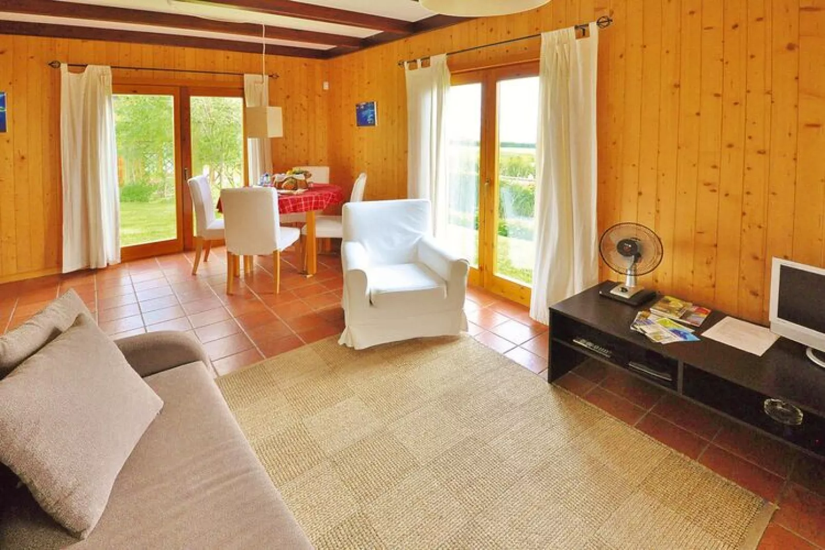 Holiday homes Quinta dos Curubás Vila Franca do Campo // Bungalow T1-Living room