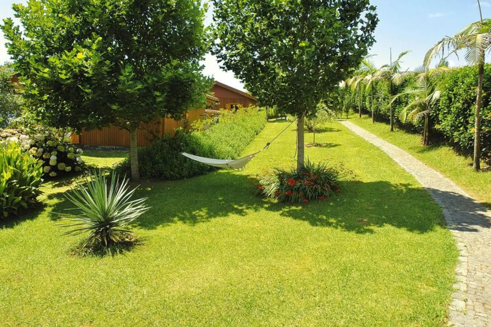 Holiday homes Quinta dos Curubás Vila Franca do Campo // Bungalow T1-Gardens summer